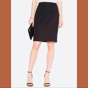 Banana Republic Lightweight Wool Skirt Size 4